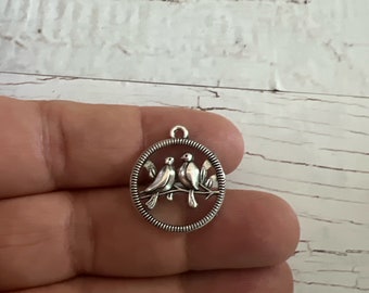 Tibetan Silver Love Birds Charm: Zinc Alloy Animal Pendant (23x20mm)