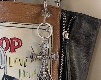 【COSYHARU】Keyring Silver & Black Crossbag Skull Cross Key Chain Clip-On | AMiGAZ Attitude Approved