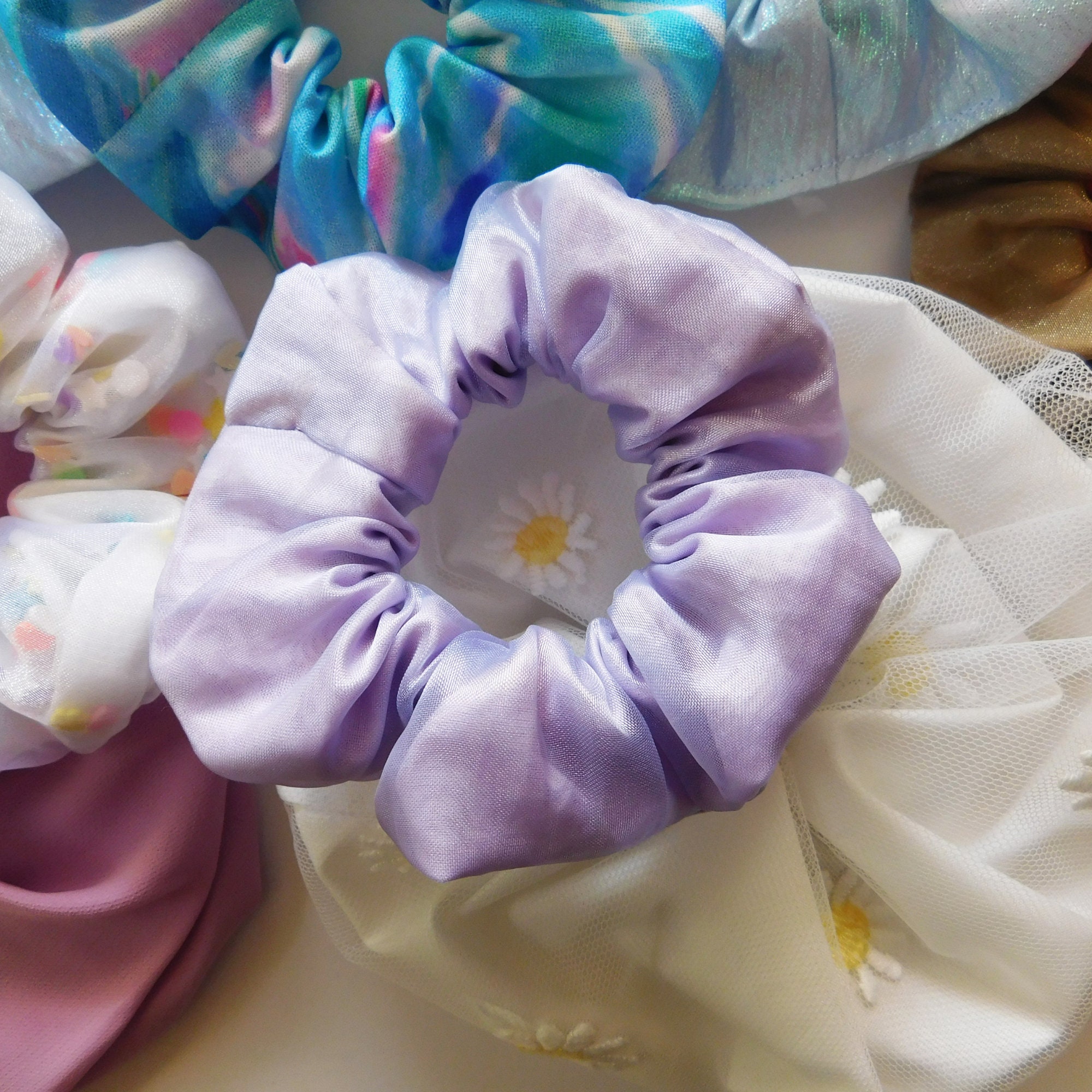 Scrunchie Sewing Pattern for Multiple Sizes, Full Color Step-by-step ...