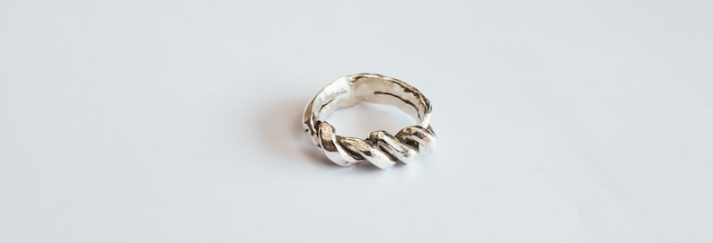 Men's Silver Knotted Ring image 2