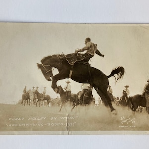 Curly Kelley sur la carte postale « Sport » RPPC