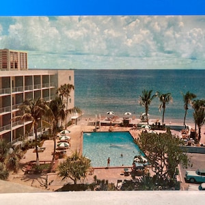 The Golden Gate Hotel Miami Beach Giant Postcard