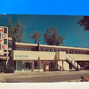 Wyoming Motel Chrome Carte postale