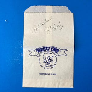 Twitty City Papiertüte Signiert
