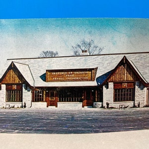 Government Tourist Pavilion Sarnia Ontario Postcard