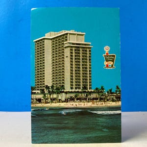 Cartolina dell'Holiday Inn di Waikiki Beach