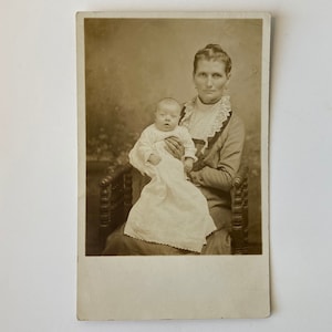Großmutter & Enkelin Portrait RPPC Postkarte
