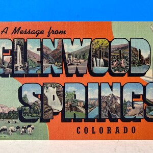 Postal de lino con letras grandes Un mensaje de Glenwood Springs