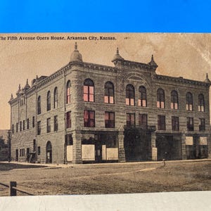 Cartão postal da Ópera da Quinta Avenida, Arkansas City