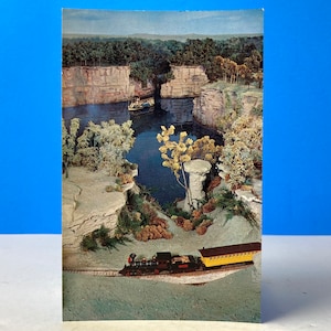 Carte postale Stand Rock Area Minirama au Wisconsin Dells