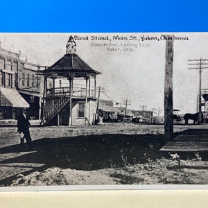 Stand de musique Yukon Okla Carte postale RPPC
