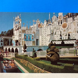 Carte postale C'est un petit monde Disneyland