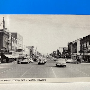 D Avenue Looking East Lawton Oklahoma Postkarte