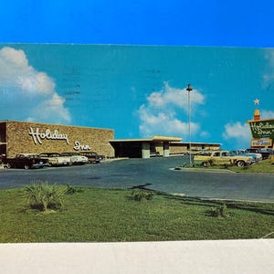 Postal del Holiday Inn de Laredo