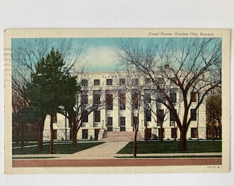 Garden City Kansas Court House Linen Postcard