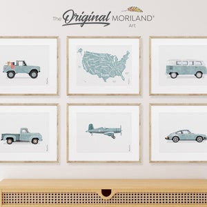 Hellblaue Oldtimer, Flugzeug, US Landkarte, Golden Retriever und US Flagge Drucke - 6er Set Poster, Hund Poster | MORILAND®