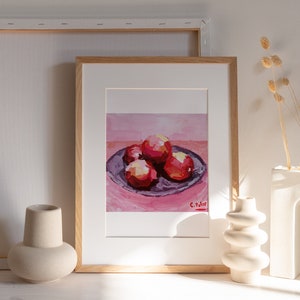 Impression de nature morte, impression de nature morte rose, art de nature morte, peinture acrylique, art rose et rouge, impression d’art de bol de fruit, art coloré