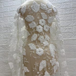 3D Stickerei Blumen Spitze Stoff, weiße Pailletten Perlen Spitze Stoff für Brauthochzeitskleid Kleid, Blumentüllspitze Stoff Schüttgut
