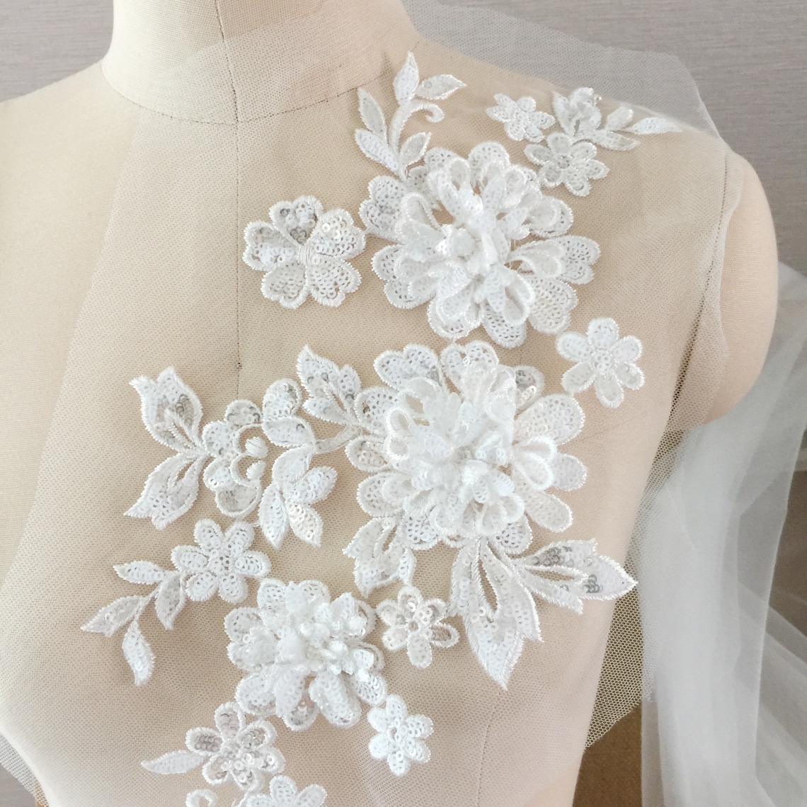 CRAFTYMELODY 2 Stück 3D Stickerei Applikationen - Blaue Spitze Mit Perlen Zum Aufnähen