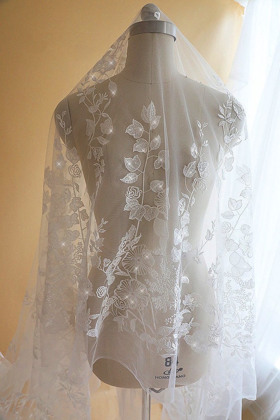 ivory lace fabric for wedding dress Ivory Lace : Bridal Gown