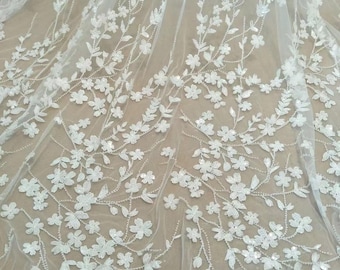 Tecido de renda com lantejoulas e contas de folhas brancas, renda com folhas de flores para vestido de noiva, tecido de apliques florais de tule bordado por metro