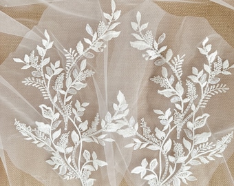 Par de tela de encaje con hojas y flores bordadas en blanco, aplique de lentejuelas con cuentas, ribete de encaje para vestido de novia, corpiño de malla de 2 piezas