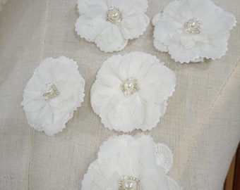 10 peças flores de tecido para enfeite de véu, apliques florais de renda branca 3D, flores com contas de pérola para capa de vestido de casamento