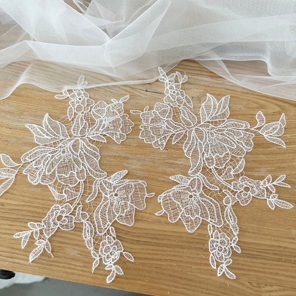 Paire de tissu de dentelle de fleur de broderie blanche, pièce d'applique de voile de Boho, garniture de dentelle florale de robe de mariée, motif de corsage de dentelle de guipure 2PCS