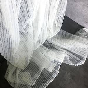 Tela de tul plisado blanco, panel de malla suave con pliegues y volantes, tela de diseño para vestido de novia, tela de tul de encaje cortada a medida imagen 2