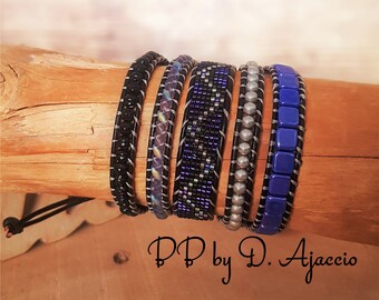 Bracelet wrap en cuir et perles Miyuki, superduo. Manchette large  en cuir, violet, argenté, noir. Boho leather beaded wrap bracelet