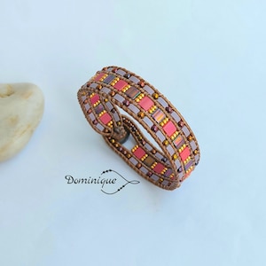 Pulsera envolvente Half Tila &Tila miyuki. Brazalete de varias hileras de cuero y perlas rosas y malva. Pulsera cruzada de cuentas de cuero boho, estilo bohochic