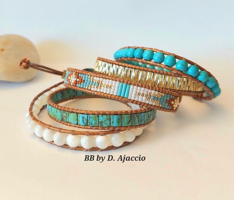 Bracelet wrap en perles de Nacre. Manchette Tila Miyuki turquoise, blanc, doré, style bohème pour femme. Boho Leather beaded Wrap Bracelet. image 6