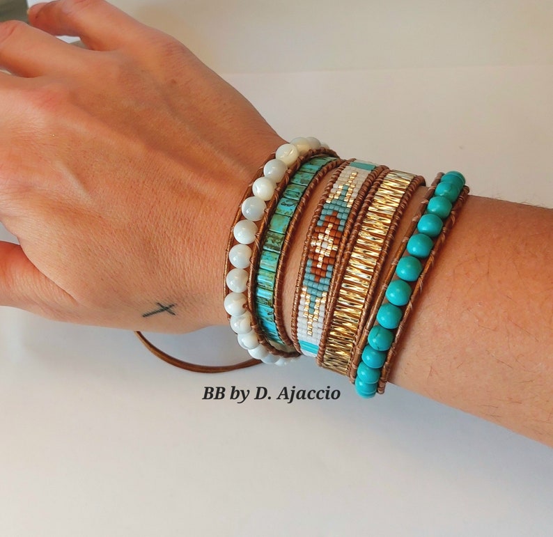 Bracelet wrap en perles de Nacre. Manchette Tila Miyuki turquoise, blanc, doré, style bohème pour femme. Boho Leather beaded Wrap Bracelet. image 1