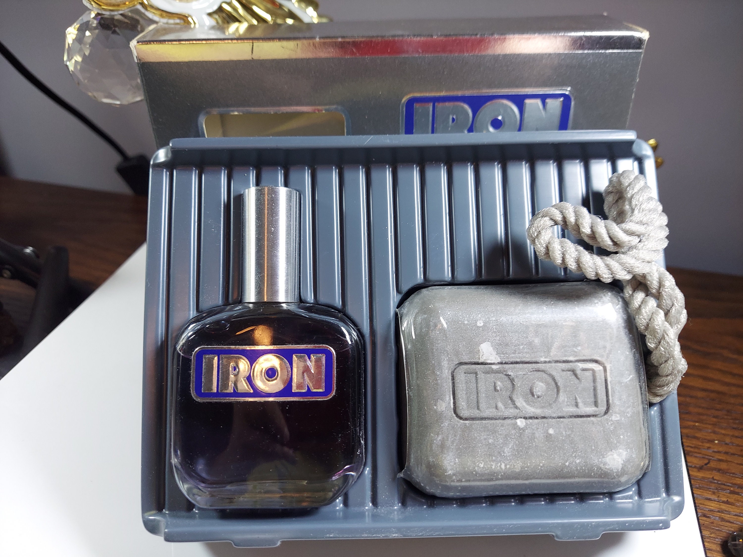 Iron Coty 1.7oz Splash Cologne 4.75oz Soap on a Rope Set in Box