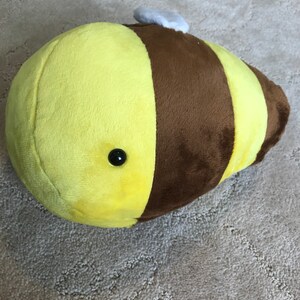Pattern for &#39;Wilithread the Bee&#39; Plushie