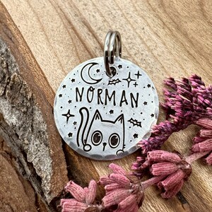 PETITE ÉTIQUETTE - Jolie médaille pour chat - Chauves-souris - Médaille pour chat - Médaille pour chat d'Halloween - Petite médaille pour chat - Médaille pour chat noir - Médaille pour chat - Médaille pour animal de compagnie - ID de chat personnalisé