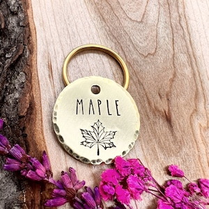 Ahornblatt Hundemarke - Ahorn Hundemarke - Kanadier - Hundemarke - Hundehalsbandmarke - Haustier Marke - Handgestempelte Hundemarke - Individuell - Personalisiert
