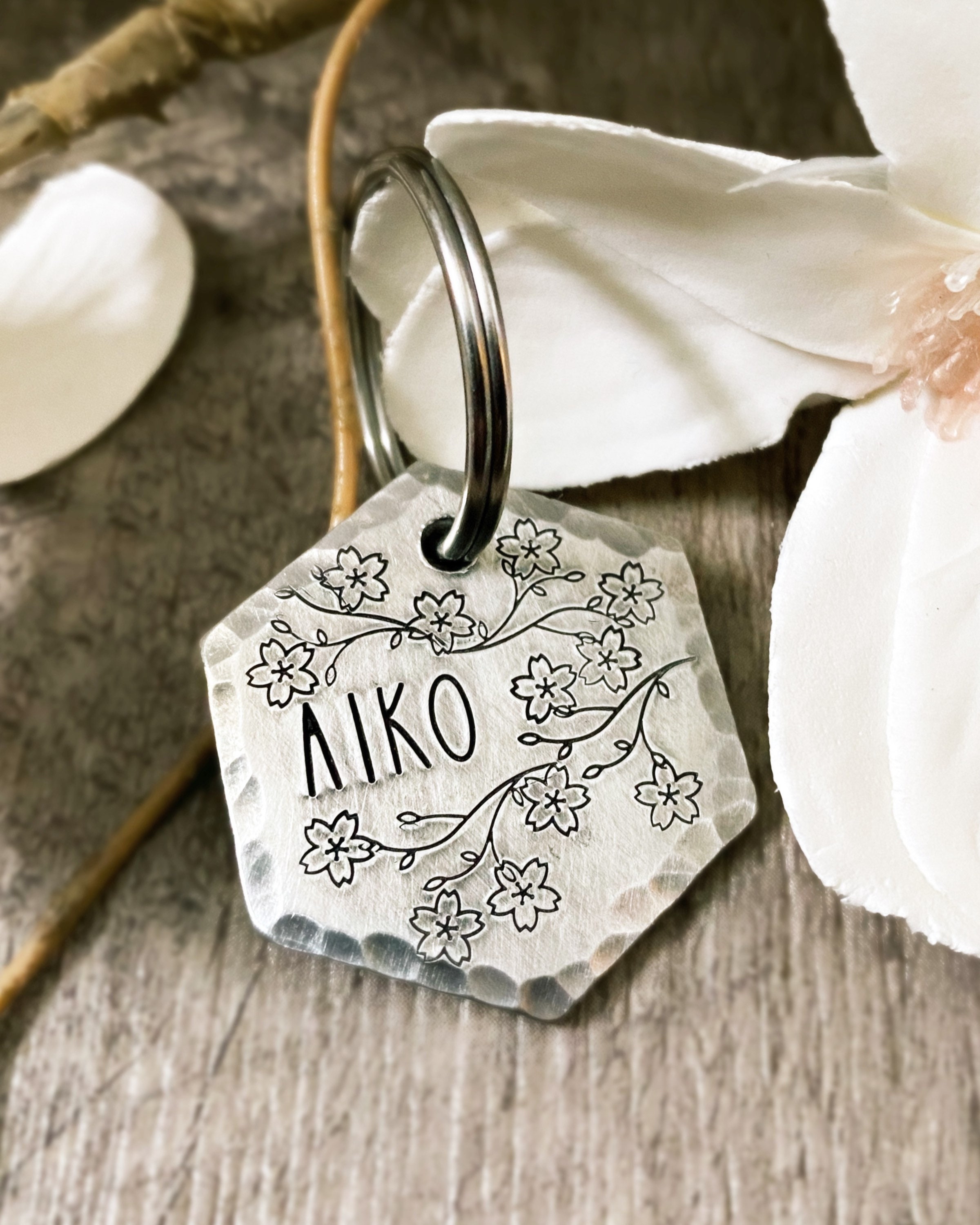 Dog Tag 薔薇 透かし Dog Tag 薔薇 透かし チェーン付き