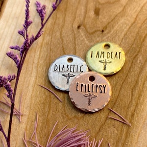 Mini médaille - Médaille d&#39;alerte médicale - Médaille d&#39;alerte médicale pour - Chiens - Chats - Épilepsie - Je suis sourd - Diabétique - Ajout d&#39;une médaille d&#39;identification - Charm pour collier