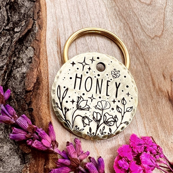 Pet ID Tag - Bee Dog Tag - Flowers - Dog Collar Tag - Pet Name Tag - Hand Stamped Dog Tag - Custom - Gravé - Personnalisé - Tag for Dog