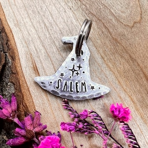 PETITE ÉTIQUETTE - Chapeau de sorcière - Médaille pour chat chapeau de sorcière - Médaille de collier de chien - Petite médaille pour chien - Médaille d'identification de chat - Personnalisé - Personnalisé - Halloween - Étoiles