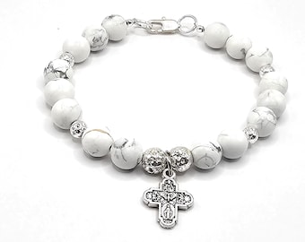 Pulsera con cruz y cuentas de howlita blanca; pulsera católica; rosario de bolsillo