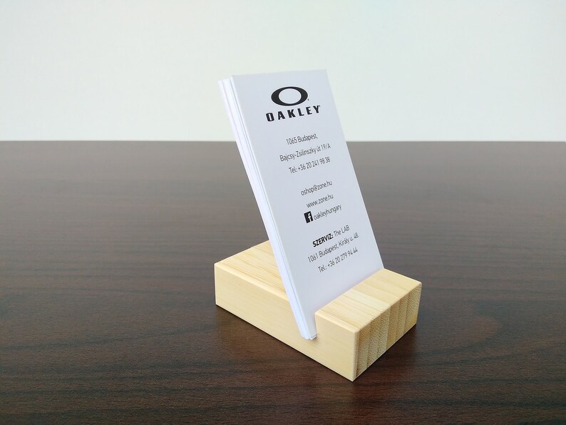 Bamboo Standing Business Card Holder. Wood Business Card Stand. Office Card Display imagem 5