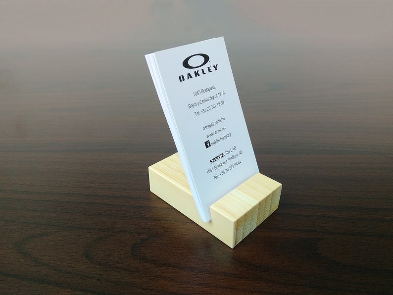 Bamboo Standing Business Card Holder. Wood Business Card Stand. Office Card Display imagem 6