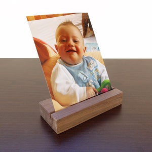 Porte-Photo bois. Titulaire de carte postale en bois. Titulaire de carte postale bois. Porte carte bois. Affichage de carte au bureau. Porte carte noyer.