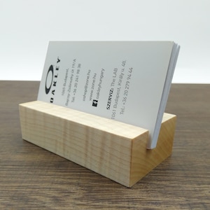 Houten visitekaartjeshouder. Witte esdoorn houten kaartstandaard. Office Card Display