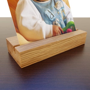Houten foto houder. Houten briefkaart houder. Houten ansichtkaart houder. Houten kaarthouder. Office Card display. Eiken kaarthouder.