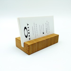 Houten visitekaartje houder. Houten kaarthouder. Bamboe visitekaartje stand. Office Card display. Gepersonaliseerde kaarthouder