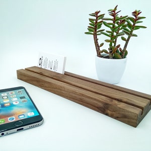 Meerdere houten visitekaartjeshouder van Dark Walnut. Houten kaarthouder. Houten Visitekaartjestribune. Office-kaart of papierdisplay