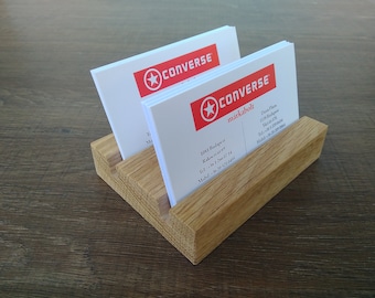 Tarjetero de madera de roble para varias tarjetas de visita. Tarjetero doble de madera. Expositor de tarjetas de oficina.